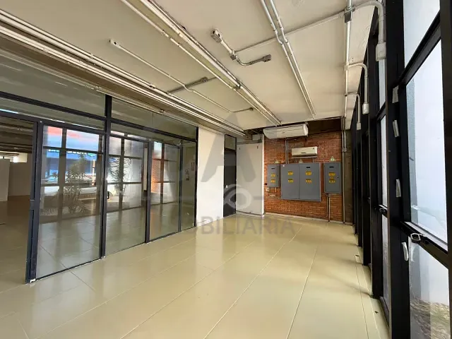 Loja com 1233m², à venda ou para alugar, no bairro Centro em Santo Antônio de Posse