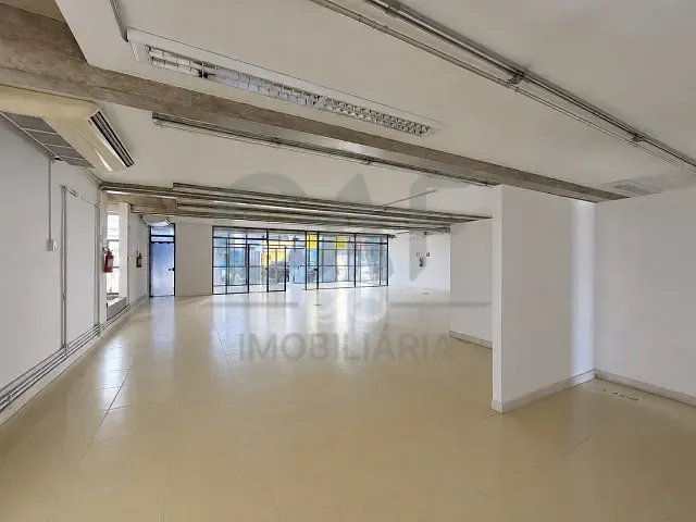 Loja com 1233m², à venda ou para alugar, no bairro Centro em Santo Antônio de Posse