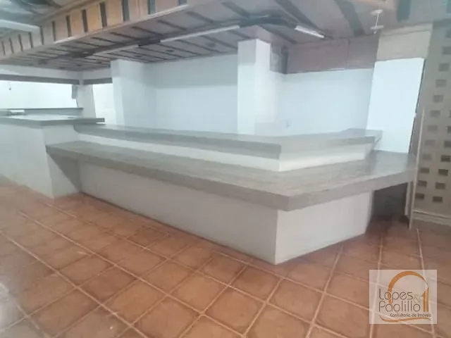 Loja com 250m², para alugar, no bairro Centro em Atibaia