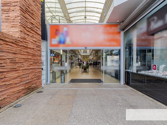 Loja à venda, no bairro Bacacheri em Curitiba