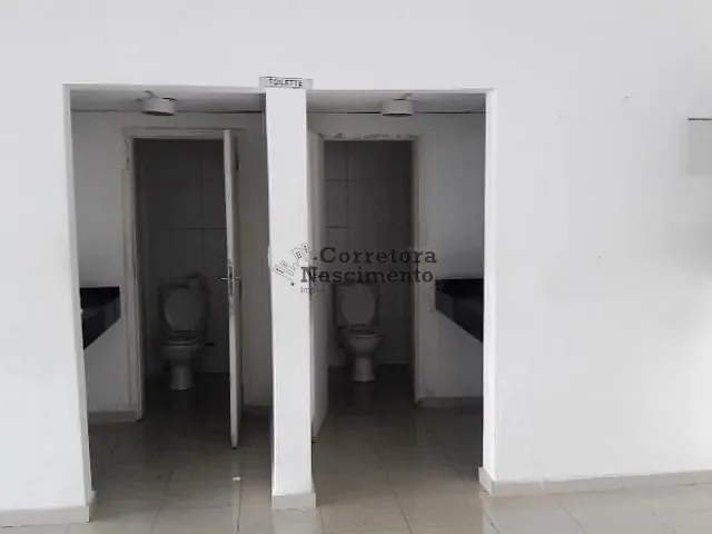 Loja com 2200m², para alugar, no bairro Jardim Esper em Jacareí