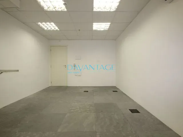 Conjunto comercial com 24m², para alugar, no bairro Liberdade em São Paulo