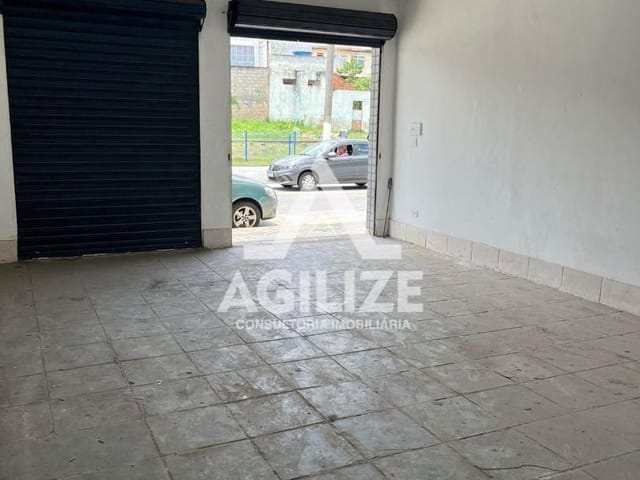 Loja com 250m², para alugar, no bairro Sol e Mar em Macaé