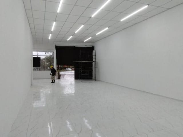 Loja com 190m², para alugar, no bairro Vila Chacrinha (Botujuru) em Campo Limpo Paulista