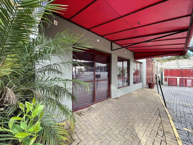Loja com 351m², à venda, no bairro Chácara São João em Carapicuíba