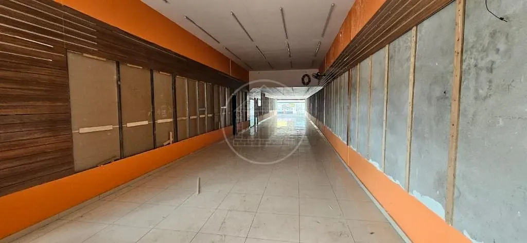 Loja-Salão, 600 m² - Foto 1