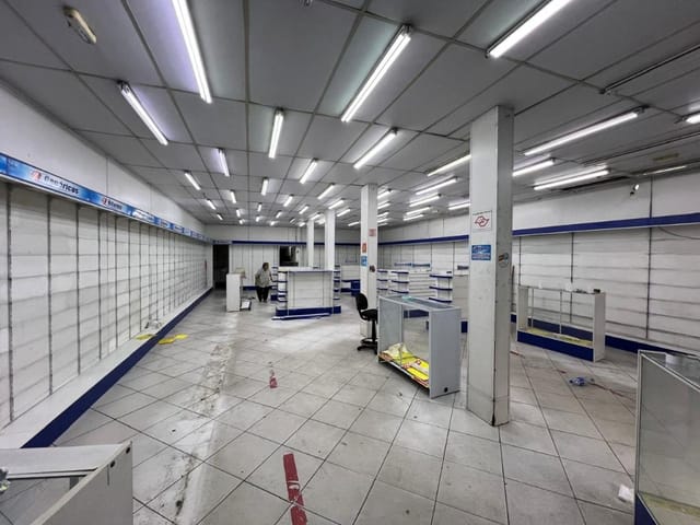 Loja com 300m², para alugar, no bairro Polvilho em Cajamar