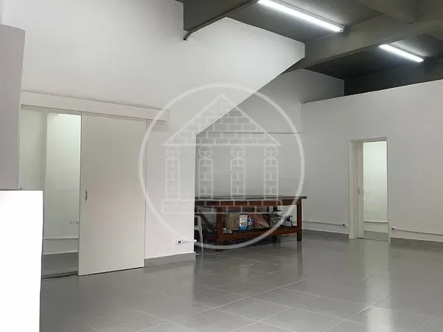 Loja com 74m², para alugar, no bairro Jardim Ipanema (Zona Sul) em São Paulo