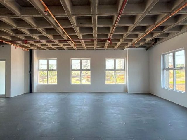 Loja com 153m², para alugar, no bairro Bela Suiça em Londrina