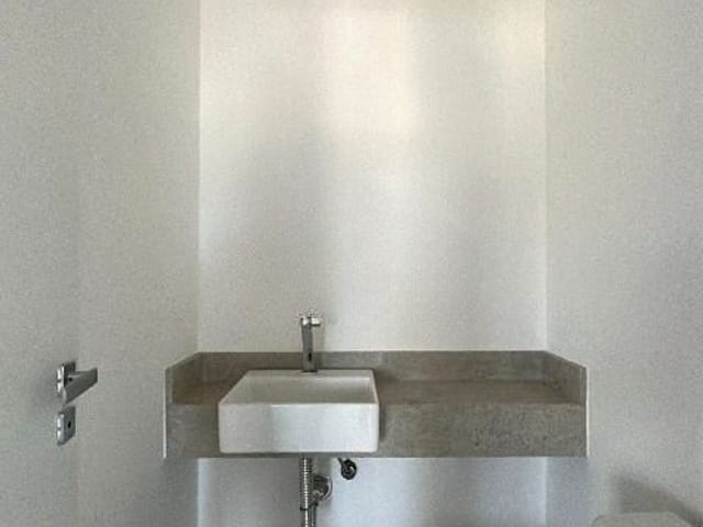Loja com 153m², para alugar, no bairro Bela Suiça em Londrina