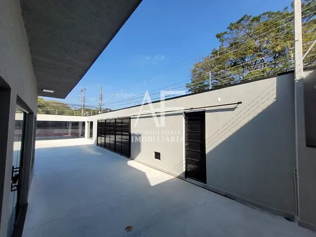 Loja com 232m², à venda, no bairro Vila São Geraldo em Taubaté