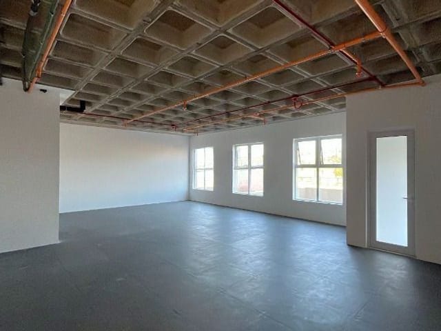 Loja com 142m², à venda, no bairro Bela Suiça em Londrina