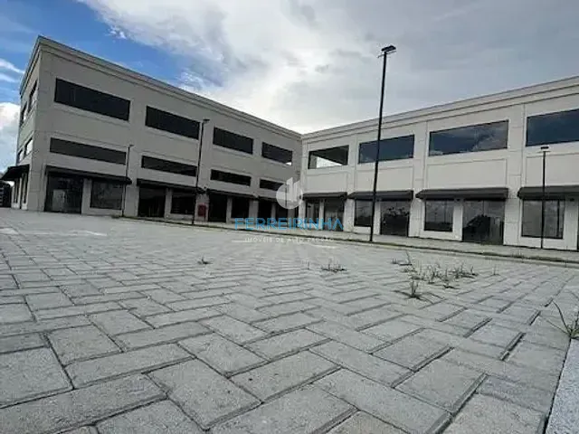 Loja com 338m², para alugar, no bairro Condomínio Residencial Colinas do Paratehy em São José dos Campos