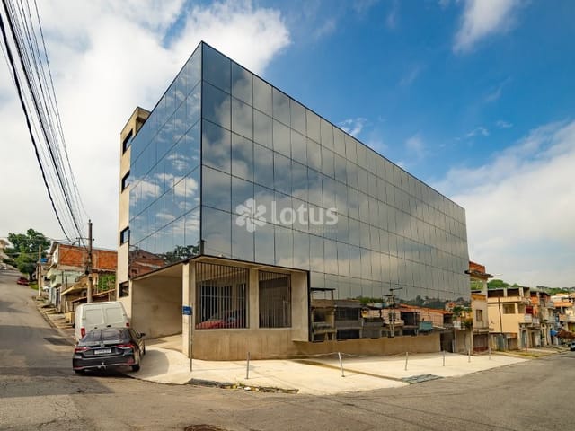 Loja com 300m², para alugar, no bairro Jardins (Polvilho) em Cajamar
