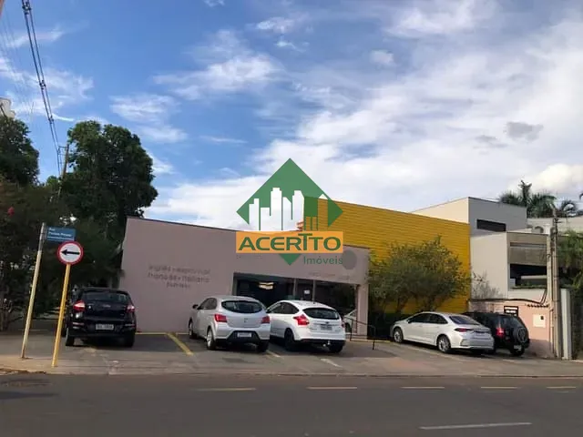 Loja com 700m², para alugar, no bairro Vila Mendonça em Araçatuba