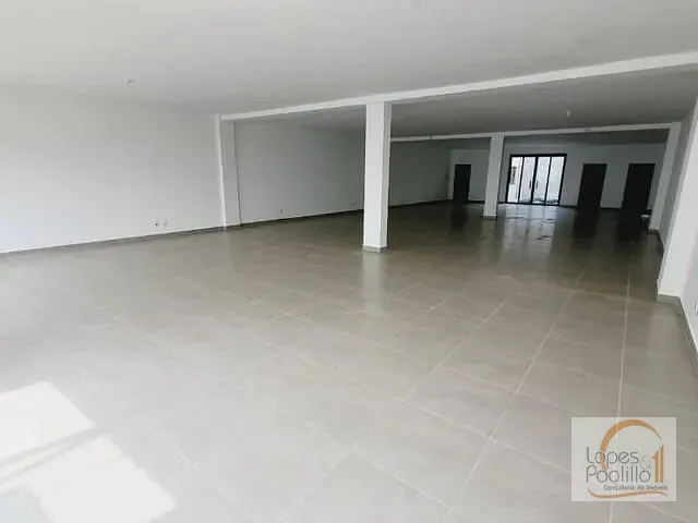 Loja com 275m², para alugar, no bairro Centro em Bom Jesus dos Perdões