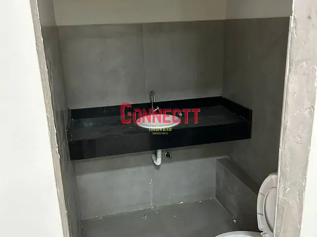 Loja com 156m², para alugar, no bairro Centro em Ribeirão Preto