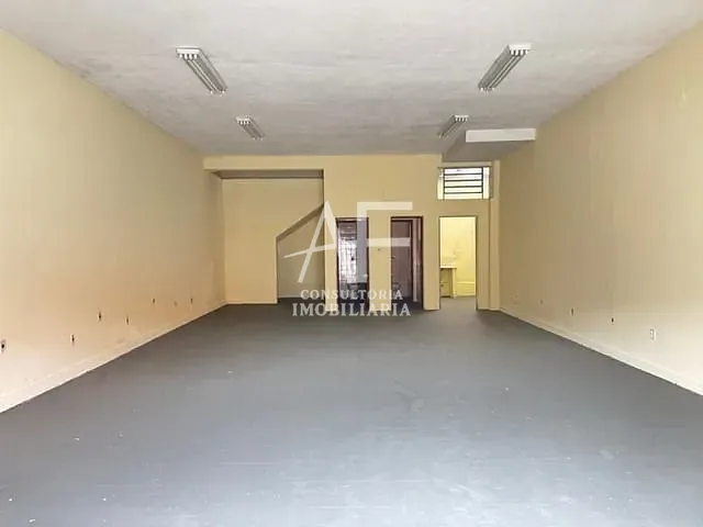 Loja com 94m², para alugar, no bairro Centro em Taubaté