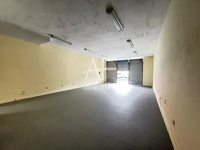 Loja com 94m², para alugar, no bairro Centro em Taubaté