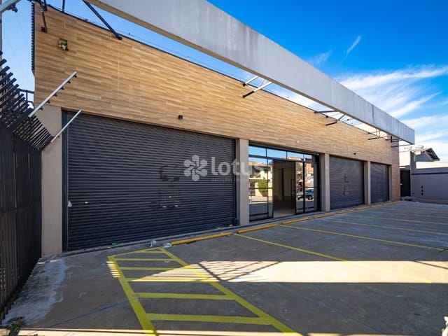 Loja com 900m², para alugar, no bairro Ipês (Polvilho) em Cajamar