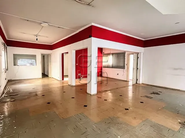 Loja com 563m², à venda, no bairro Centro em Londrina