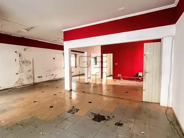Loja com 563m², à venda, no bairro Centro em Londrina