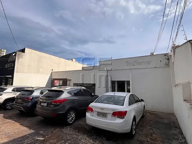 Loja com 562m², à venda, no bairro Centro em Londrina