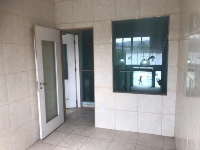 Loja com 150m², para alugar, no bairro Jardim Represa (Fazendinha) em Santana de Parnaíba