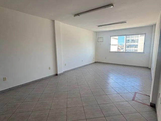 Loja para alugar, no bairro Centro em Macaé