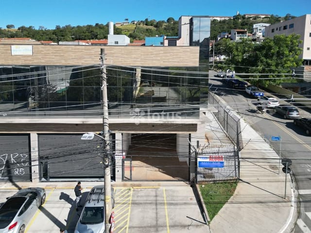 Loja com 150m², para alugar, no bairro Portais (Polvilho) em Cajamar