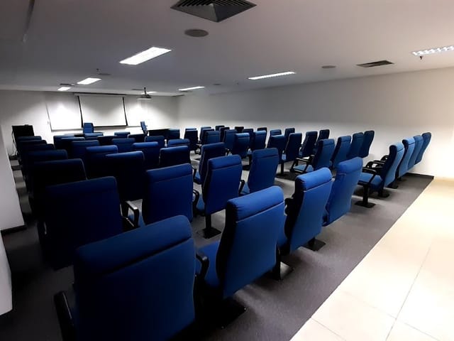 Loja com 330m², para alugar, no bairro Vila da Saúde em São Paulo