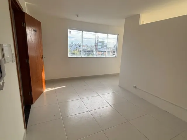 Loja para alugar, no bairro Sol e Mar em Macaé