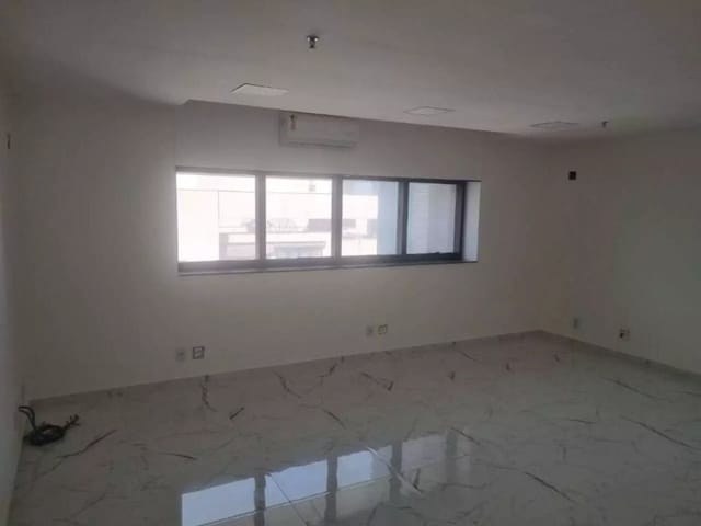 Loja com 44m², à venda ou para alugar, no bairro Moema em São Paulo