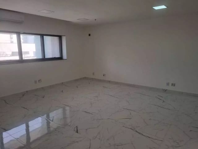 Loja com 44m², à venda ou para alugar, no bairro Moema em São Paulo