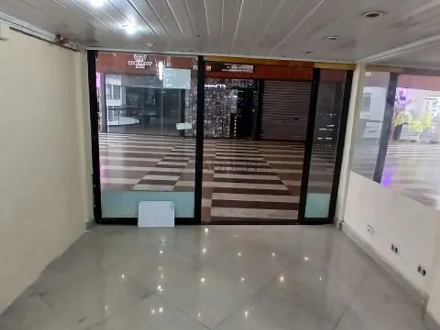 Loja à venda ou para alugar, no bairro República em São Paulo