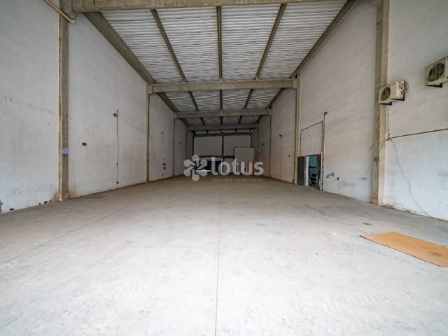 Loja com 800m², para alugar, no bairro Portais (Polvilho) em Cajamar