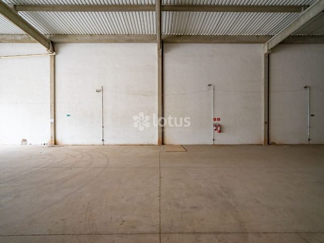 Loja com 800m², para alugar, no bairro Portais (Polvilho) em Cajamar