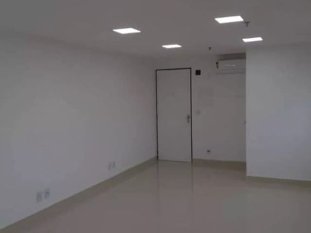 Loja com 124m², à venda ou para alugar, no bairro Moema em São Paulo