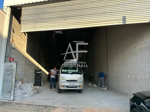 Loja com 150m², para alugar, no bairro Centro em Taubaté