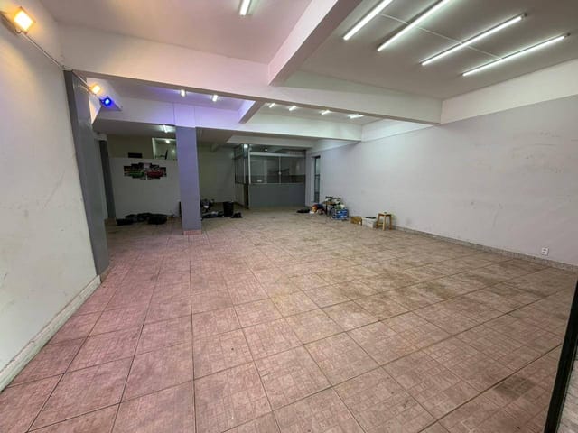 Loja para alugar, no bairro Popular em Cataguases