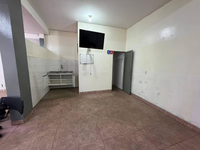 Loja para alugar, no bairro Popular em Cataguases