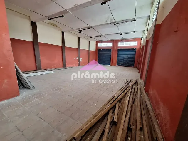 Loja com 315m², à venda, no bairro Centro em Caraguatatuba