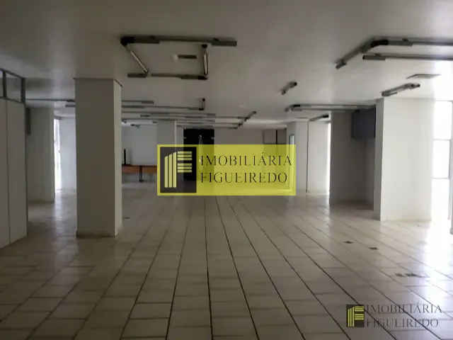 Loja com 245m², para alugar, no bairro Centro em São José do Rio Preto