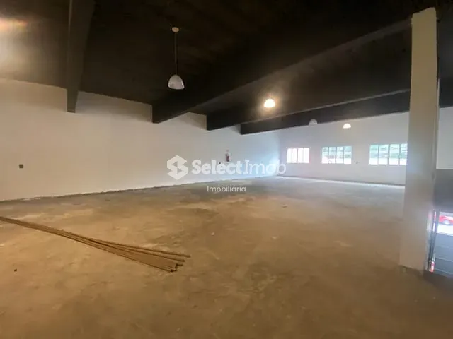 Loja com 400m², para alugar, no bairro Santa Luzia em Ribeirão Pires