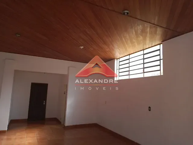 Loja com 300m², para alugar, no bairro Vila Tatetuba em São José dos Campos