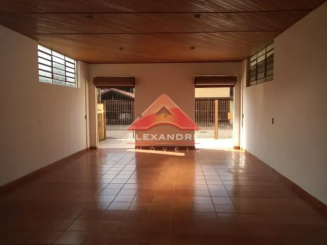 Loja com 300m², para alugar, no bairro Vila Tatetuba em São José dos Campos