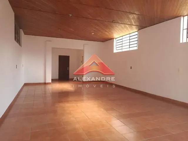 Loja com 300m², para alugar, no bairro Vila Tatetuba em São José dos Campos