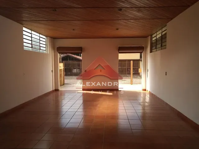 Loja com 300m², para alugar, no bairro Vila Tatetuba em São José dos Campos