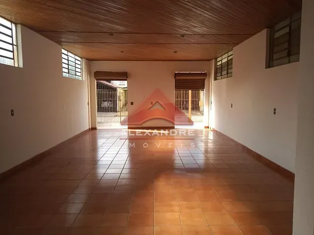 Loja com 300m², para alugar, no bairro Vila Tatetuba em São José dos Campos