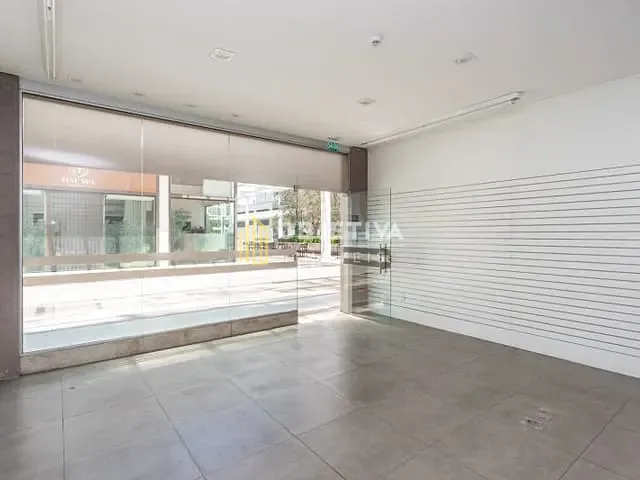 Loja com 29m², para alugar, no bairro Azenha em Porto Alegre